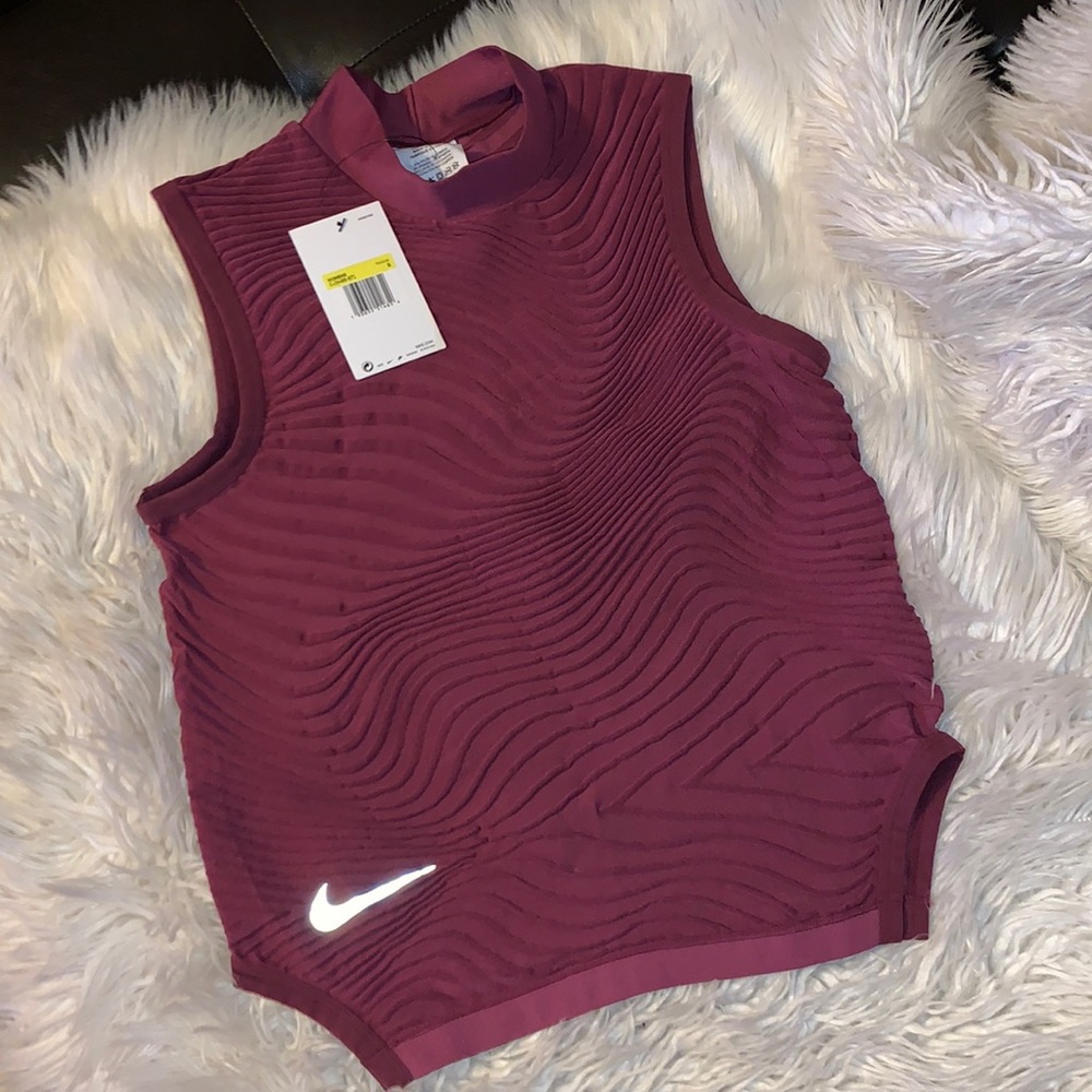 Nike city ready training top sz small NWT